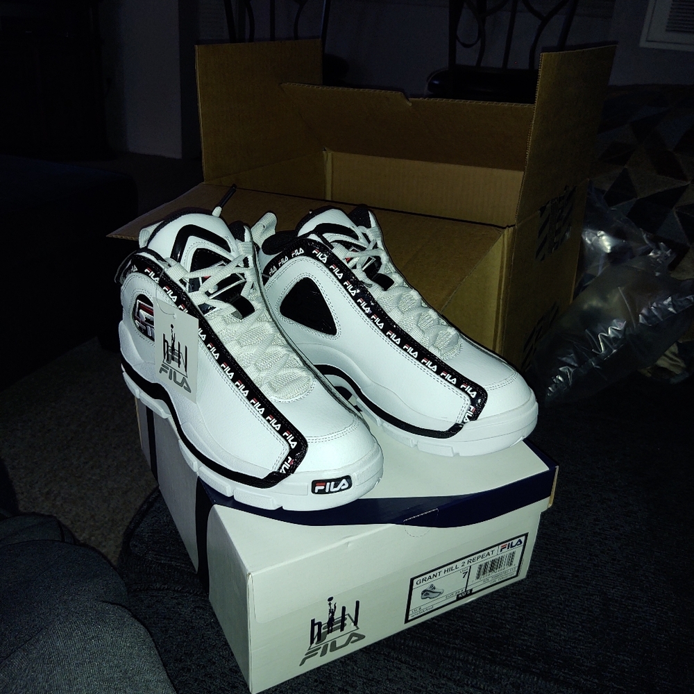 Fila sneakers size 7